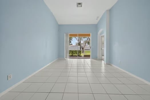 Building Photo - 7880 Lake Sawgrass Loop