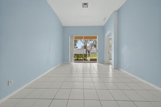 Foto del edificio - 7880 Lake Sawgrass Loop