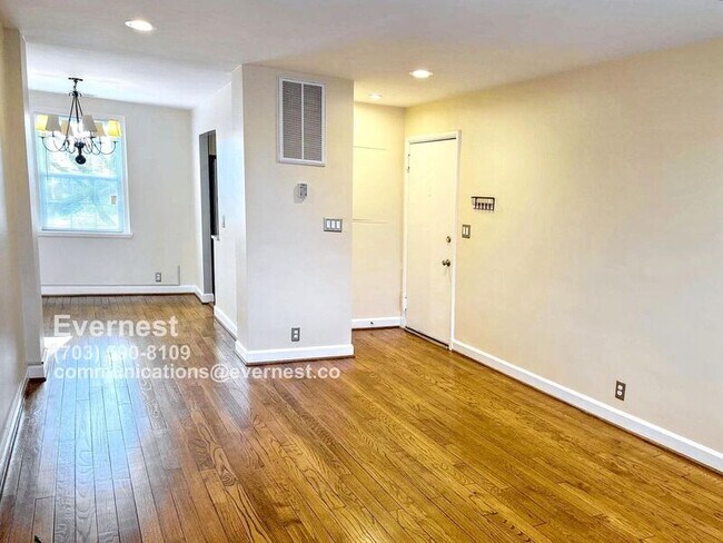Foto del edificio - 3521 S Wakefield St