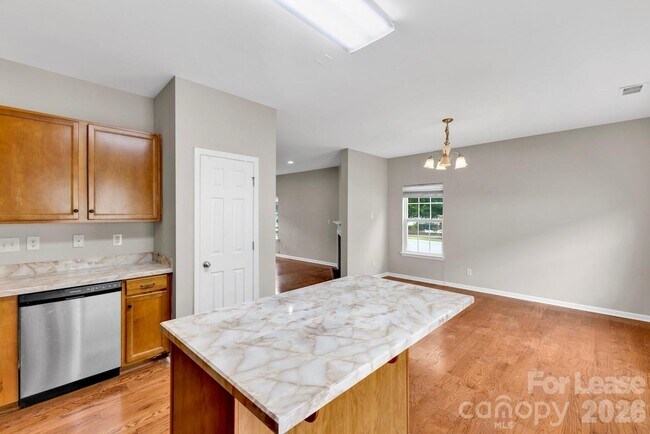 Foto del edificio - 10350 Stineway Ct