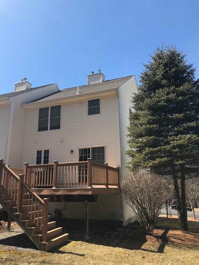 15 Mulberry Ln, Amherst, NH 03031 Condo for Rent in Amherst, NH