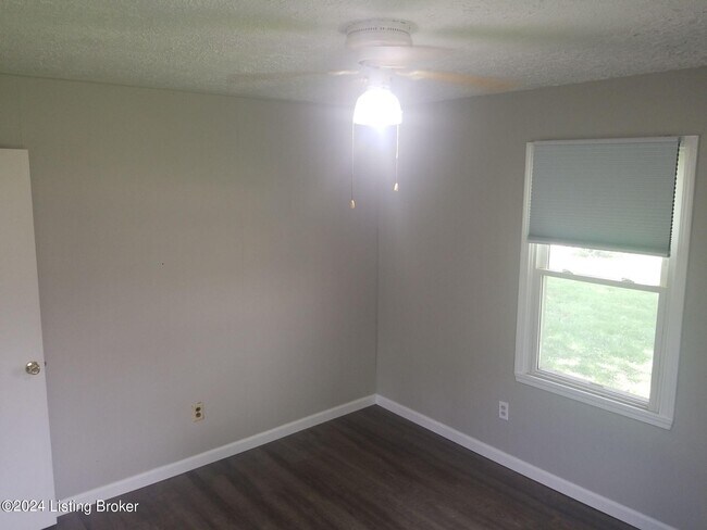 Foto del edificio - 13213 Ashlawn Dr