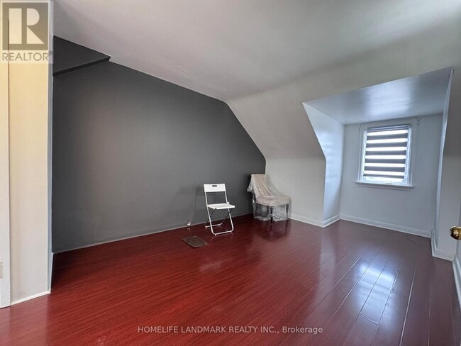 Building Photo - 121 Bishop Ave