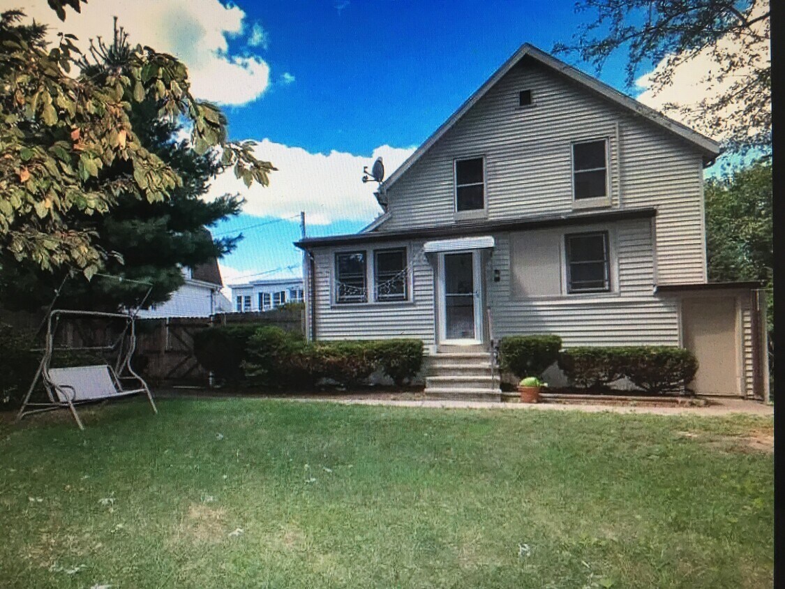 101 Florence St, Everett, MA 02149 House Rental in Everett, MA