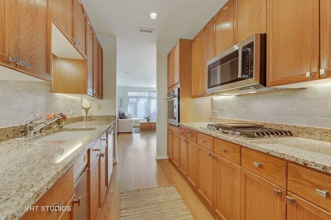 Foto del edificio - 1155 W Armitage Ave