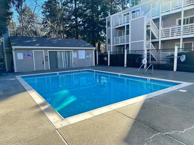 Foto del edificio - *MOVE IN BONUS* 2 Bed 2 Bath Condo In Waln...