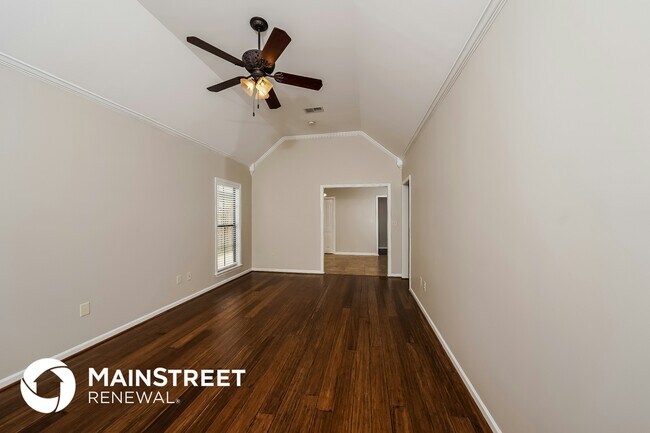 Foto del edificio - 8323 Miller Pl