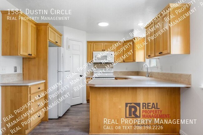 Foto del edificio - 1584 Dustin Cir