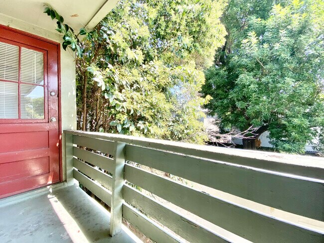Foto del edificio - 2710 Bellevue Ave Los Angeles, CA 90026