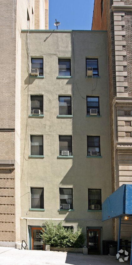 Primary Photo - 143 E 35th St
