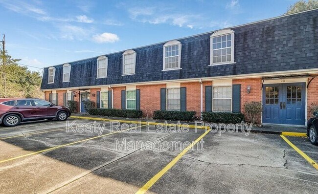 Foto del edificio - 211 Versailles Blvd