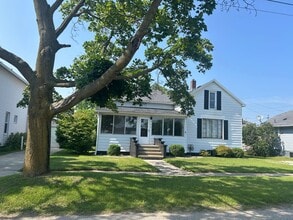 Building Photo - 209 E Bay St