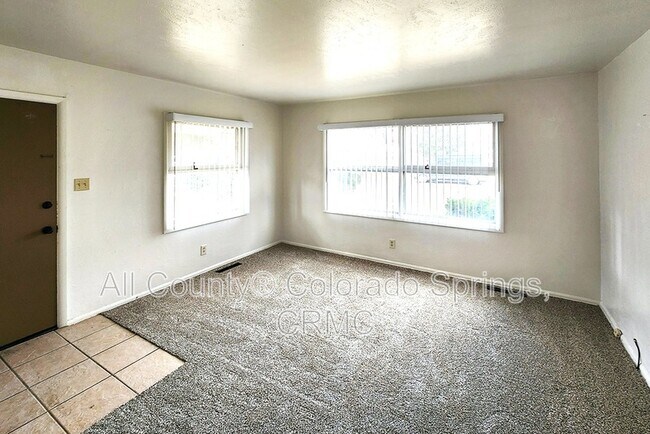 Foto del edificio - 212 N Logan Ave