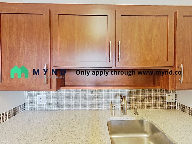 Building Photo - 1 br, 1 bath  - 300 N Civic Dr Apt 307