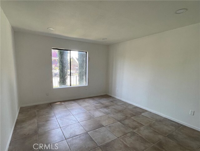 Foto del edificio - 629 E Chestnut Ave