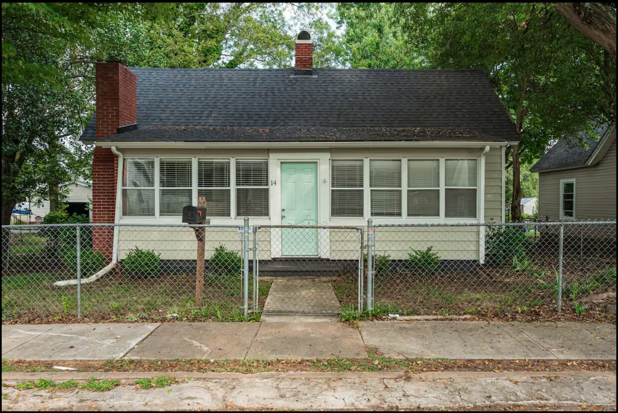 14 b St, Greenville, SC 29605 House Rental in Greenville, SC