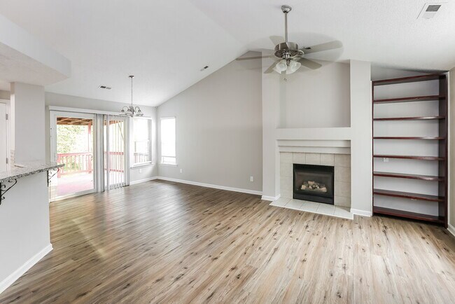Building Photo - 1040 Sandy Point Dr SW