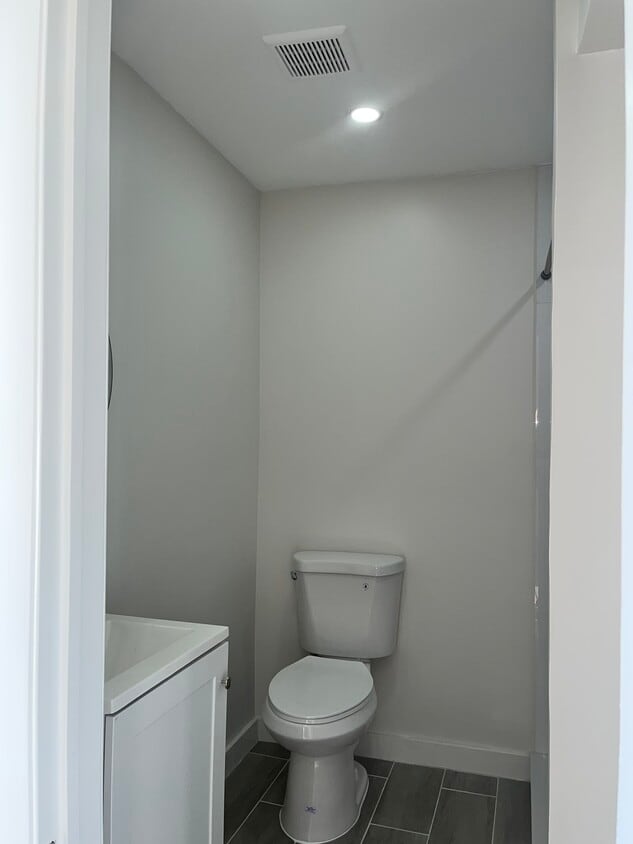 Foto principal - 155 NW 123rd St