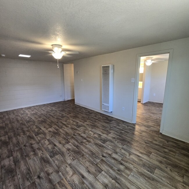 Building Photo - Cozy 1 BR, 1 Bath Casita