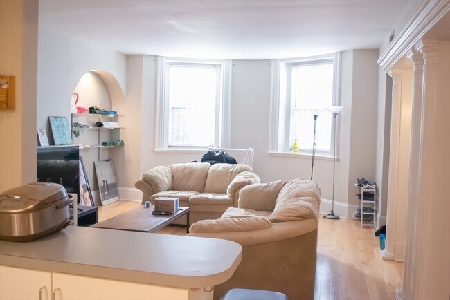 Foto del edificio - 570 Massachusetts Ave