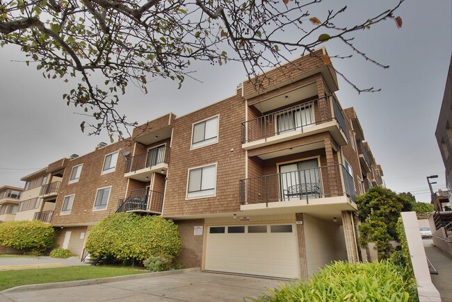 Exterior Building - Streetview - 514 Grand Ave