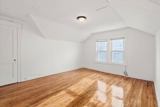 Building Photo - 9 Elmwood St