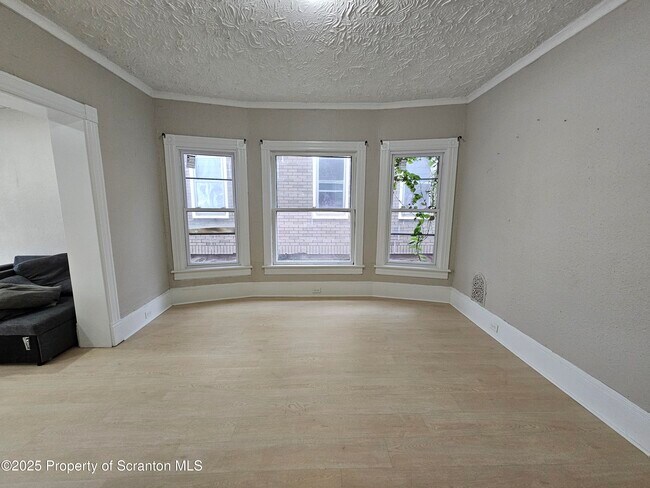 Building Photo - 1124 Lafayette St