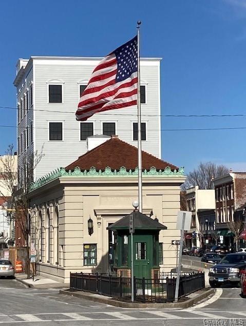 Building Photo - 18 N Main St