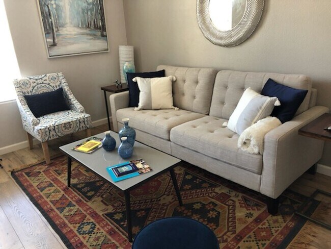 Foto del edificio - 3 br, 2.5 bath House - 825 Bronze Lane