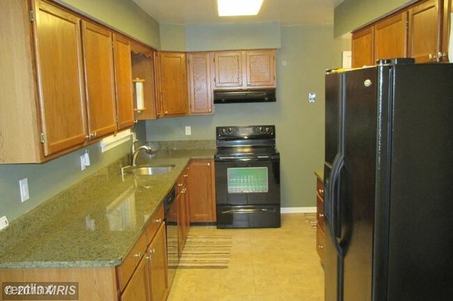 Building Photo - 858 Golden West Way