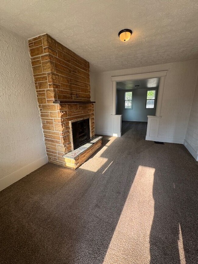 Foto del edificio - 2712 Fox Ave