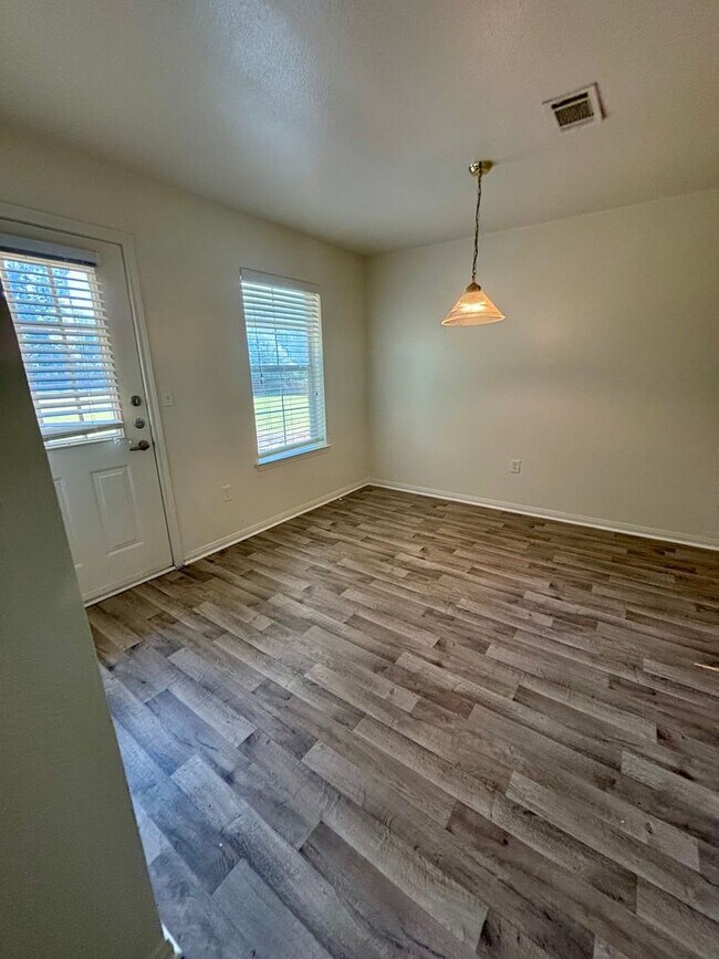 Foto del edificio - Riverwalk Townhomes