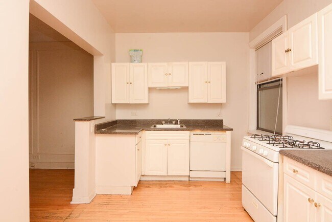 Building Photo - 1036 Dempster St