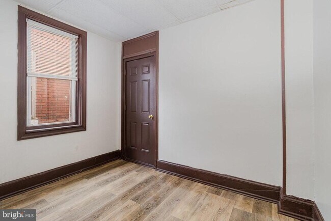 Foto del edificio - 1353 Howard St