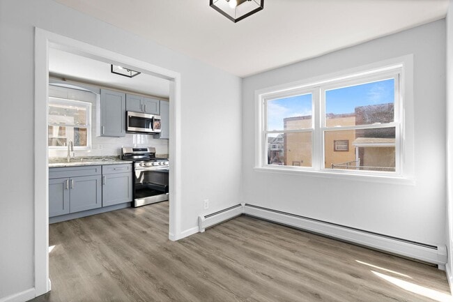 Building Photo - 35 W 23rd St