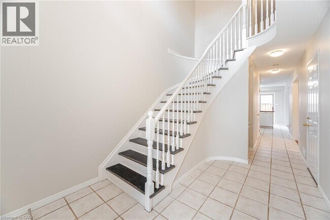 Building Photo - 1283 Blanshard Dr