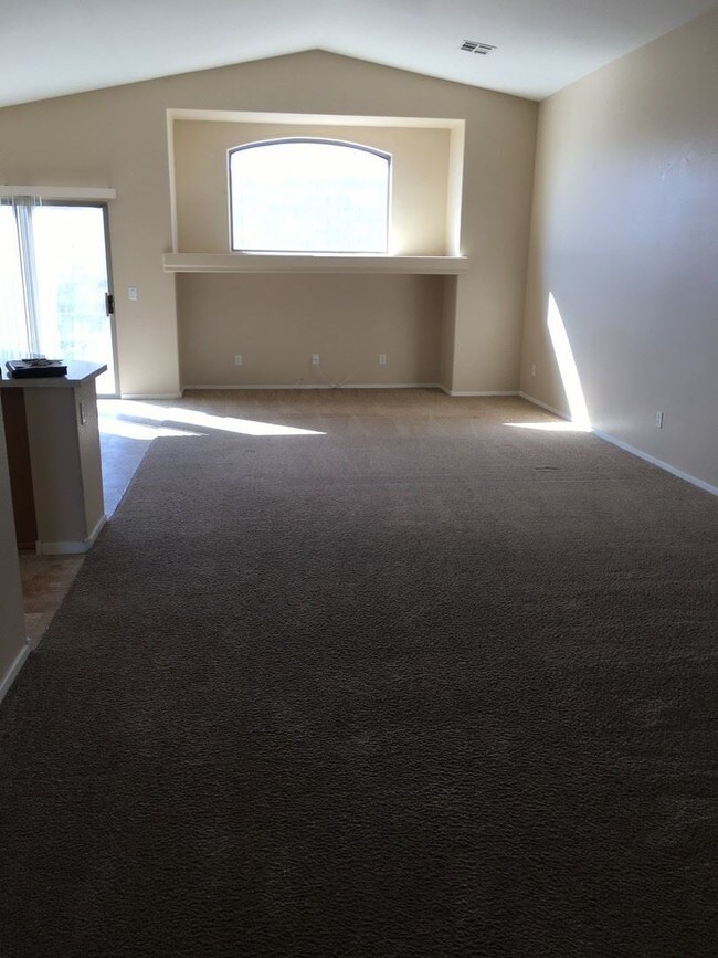 Foto del edificio - 3 br, 2 bath House - 5729 Oasis Ridge St