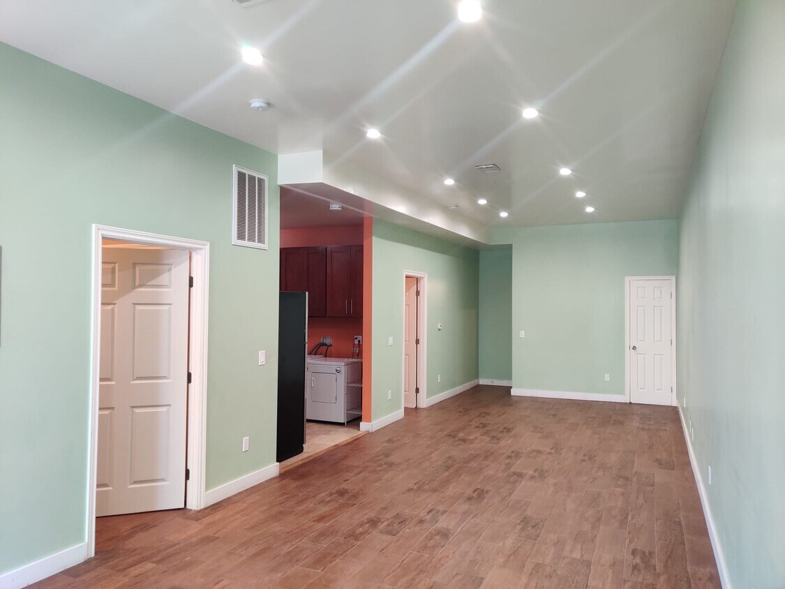 Living Room Looking in - 1547 Sherman St