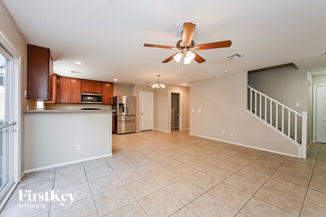 Foto del edificio - 8269 Vanity Fair Ln