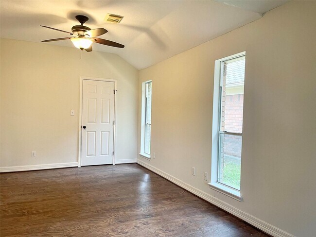 Foto del edificio - 8910 Driftstone Dr