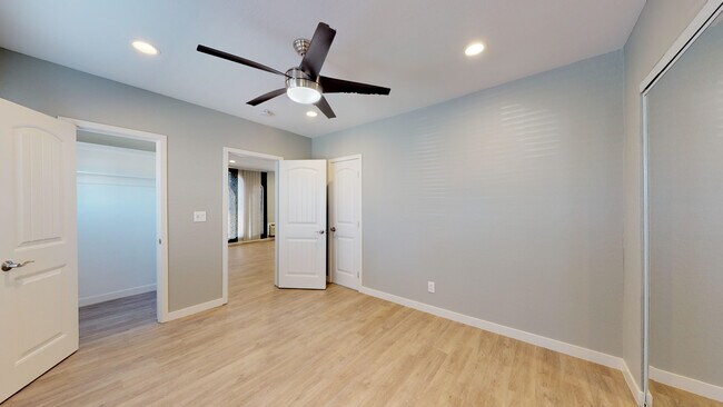 Building Photo - 4020 Iowa St