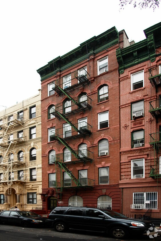 Foto del edificio - 119 Henry St