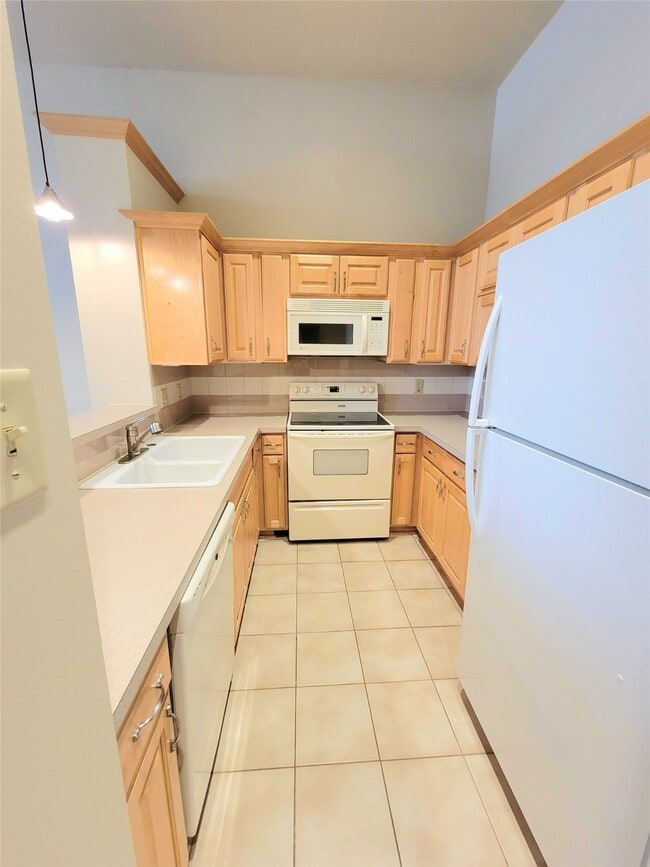 Building Photo - 2315 Harborside Dr