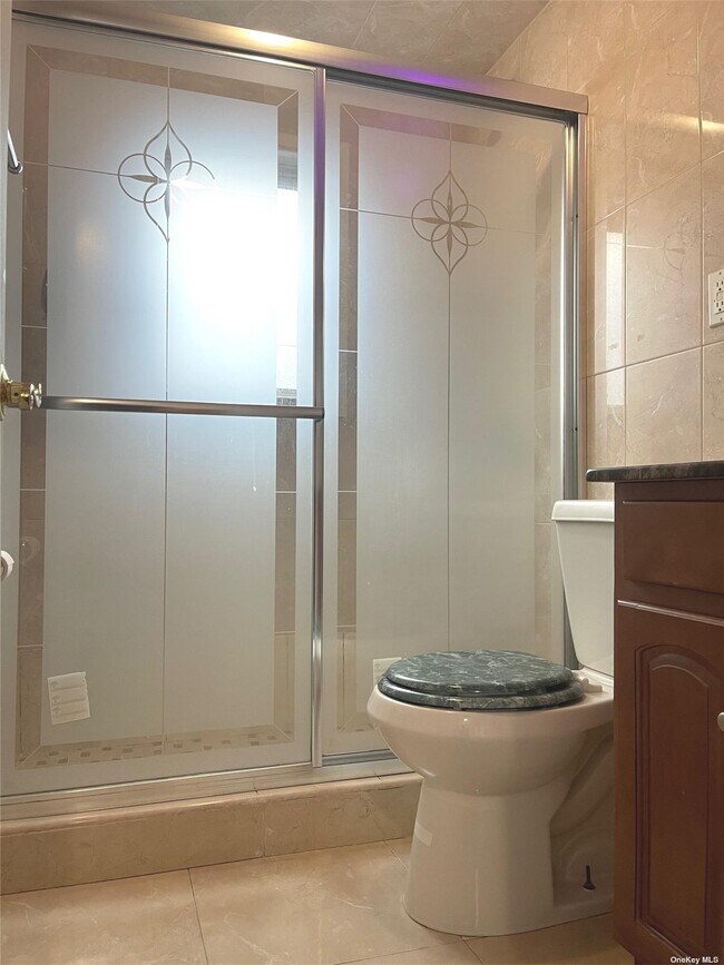 Foto del edificio - 99-41 63rd Rd