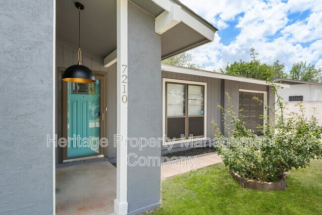 Foto del edificio - 7210 Cloverfield Ln