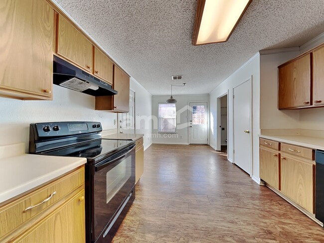 Building Photo - 5504 Londonderry Court