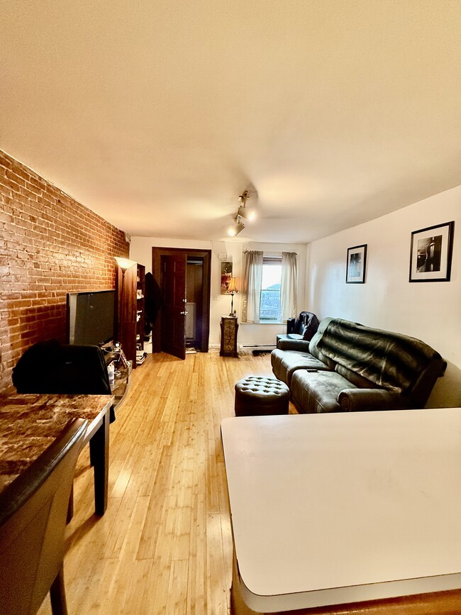 Living / Dining - 841 Garden St