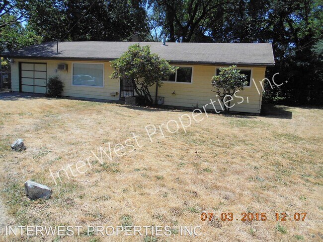 Building Photo - 3 br, 1 bath House - 8438 SE MARKET ST.