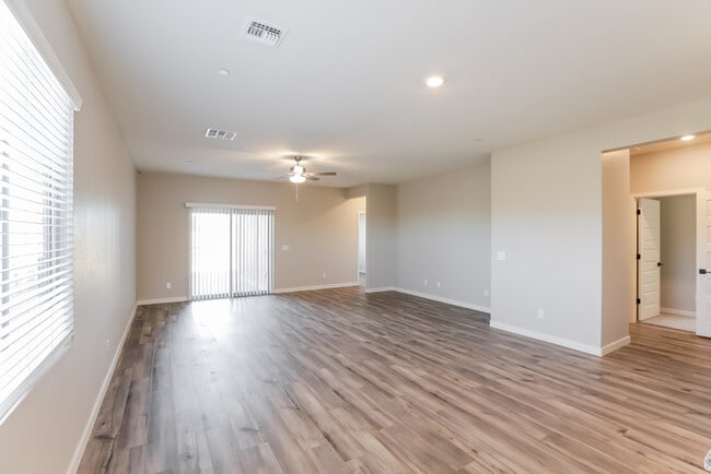 Building Photo - 11492 W Camden Dr