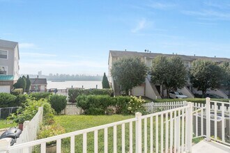 Building Photo - 66 BERGEN RIDGE Rd